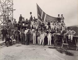 Fridalen skole - mennene på taket