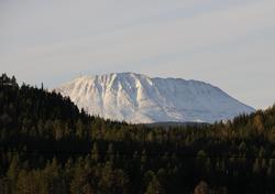 Nokre stadnamn i Tinn: Gausta, Måna og Austbygdåe