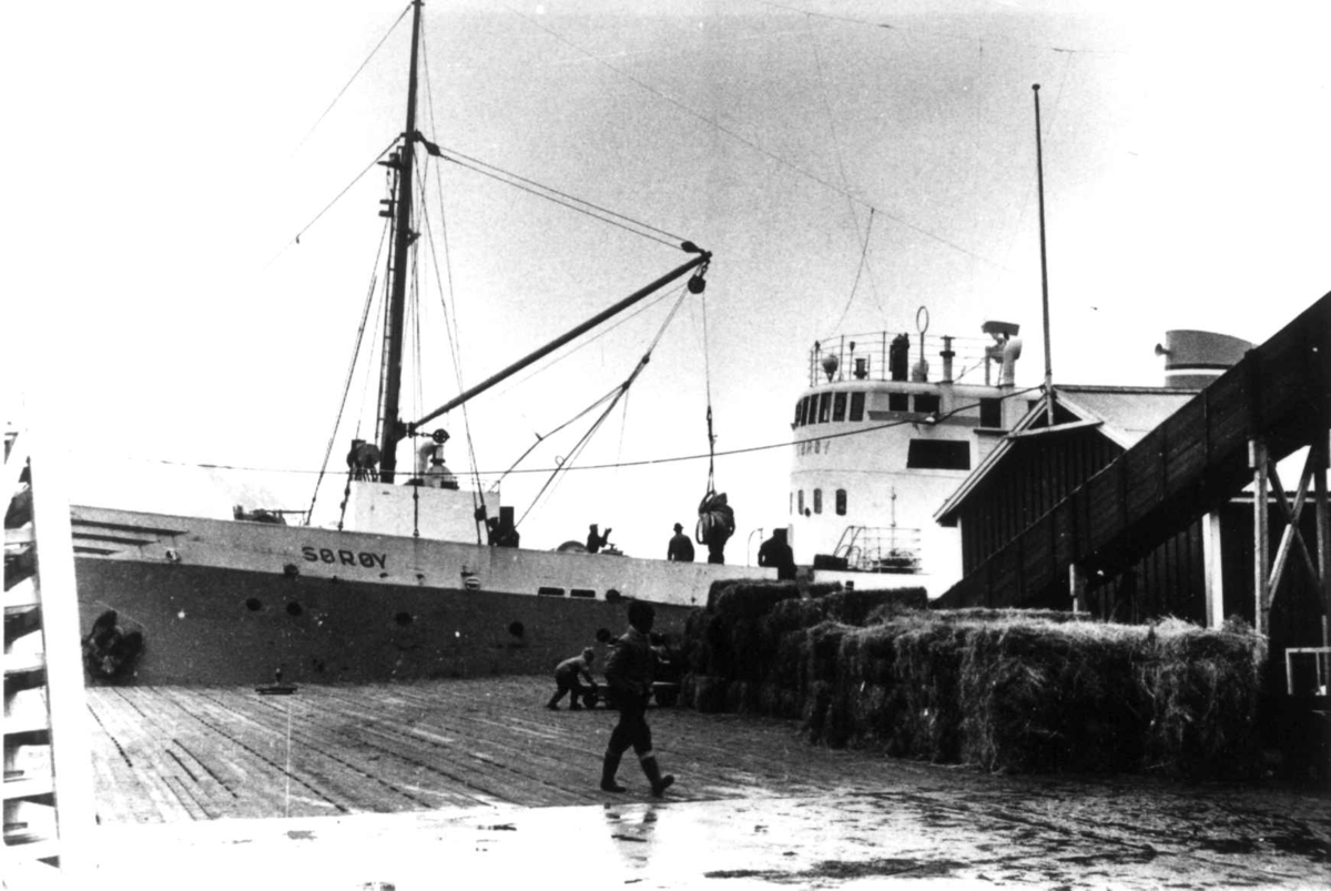 Båten Sørøy ligger ved kai i Alta eller Tromsø antagelig 1940-årene.