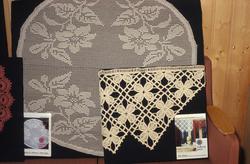 Duker, heklet, fra Den Norske Husflidsforening.