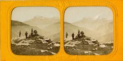 Stereoskopi. Gruppe mennesker i fjellandskap i Sveits.