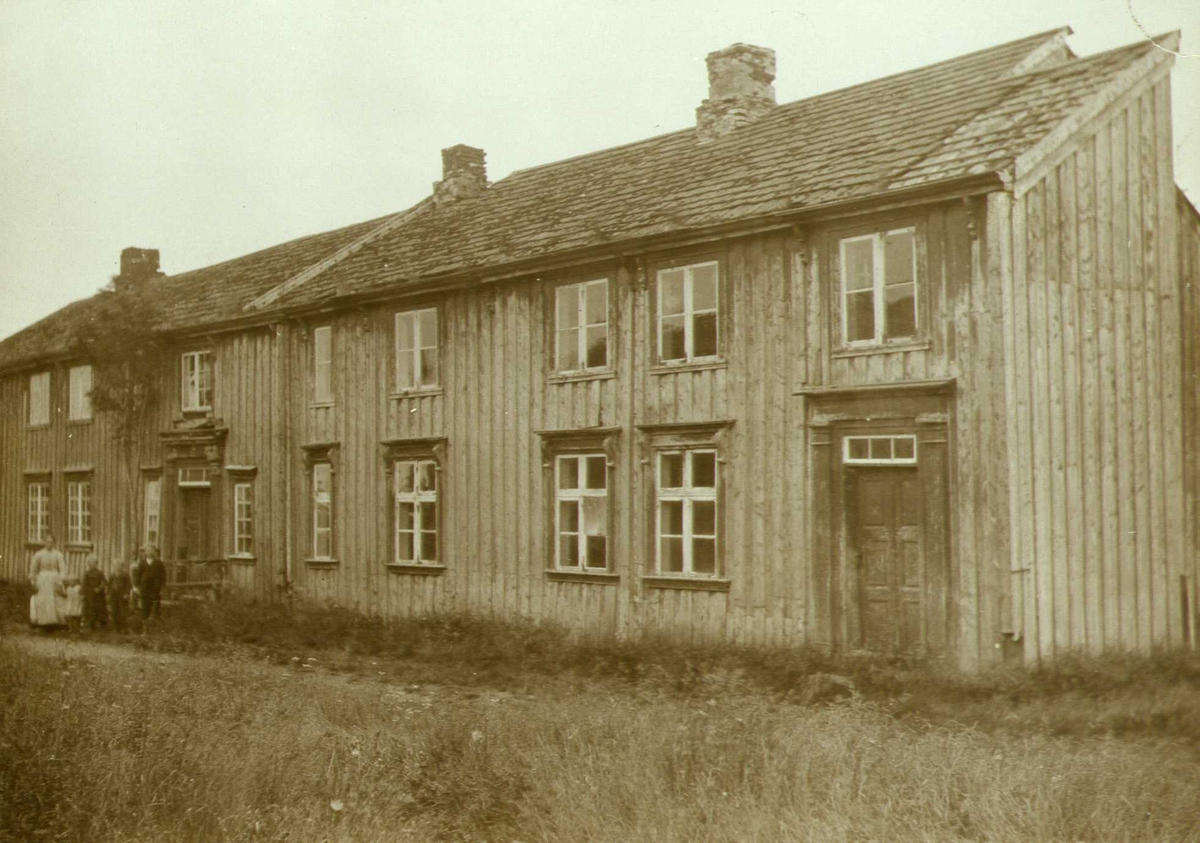 Nærøy gamle prestegård, Nærøy, Nord-Trøndelag. Fotografert 1905.