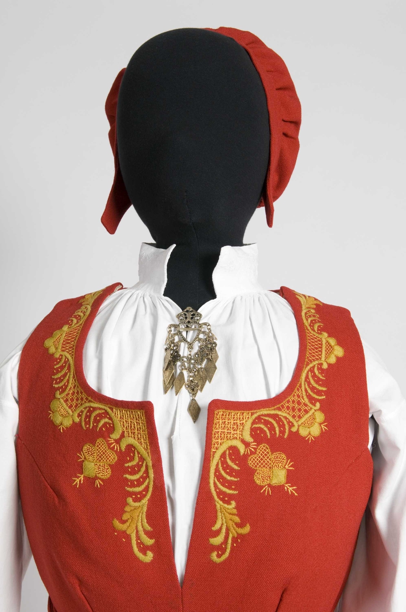 Serie med bilder av kvinnedrakt, som er sendt til en utstilling i Islamabad, Pakistan.