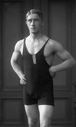 Portrett, bryter, med drakt. Herbrand Lofthus. Idrætsforenin