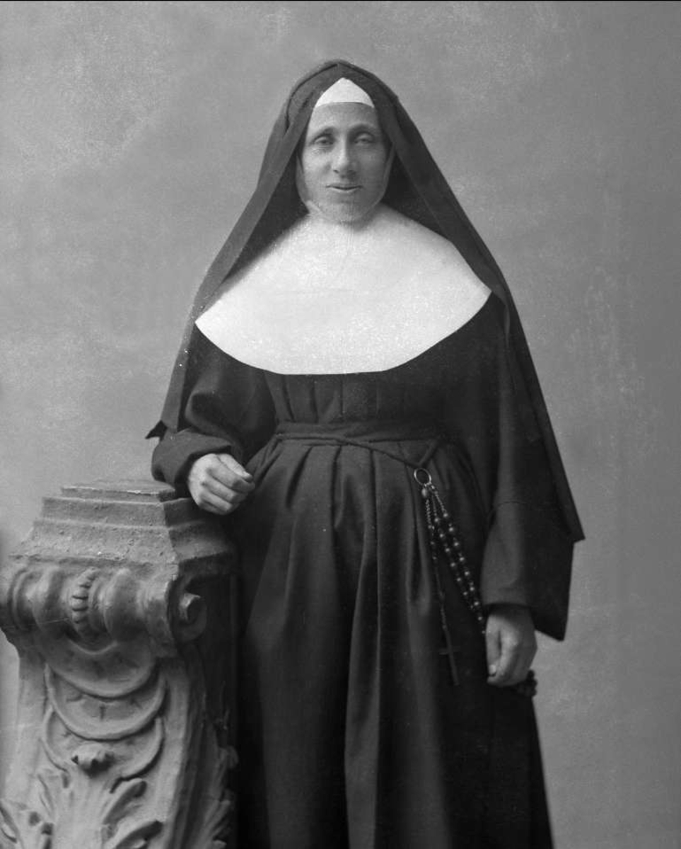 Portrett, nonne, Søster Hildegard.