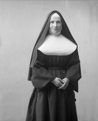 Portrett, nonne. Søster Gabrielle.