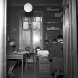 Mennesker arbeider 03.03.1953. Pedagogisk Institutt.