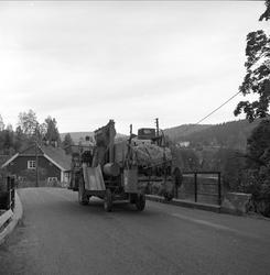Glimt fra Lommedalen, Bærum, 07.09.1959. Landbruksmaskiner p