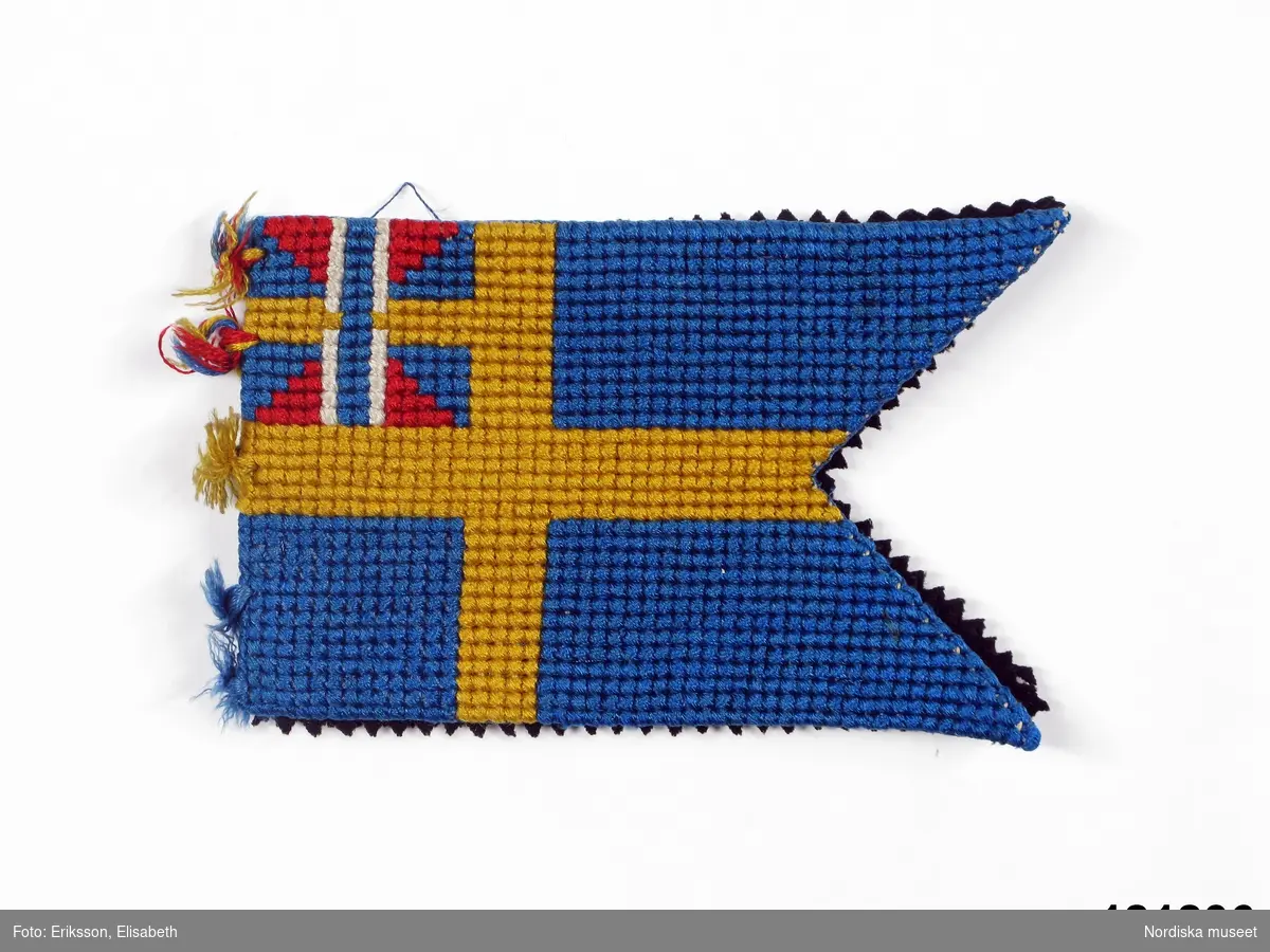 Tvåtungad svensk-norsk flagga
