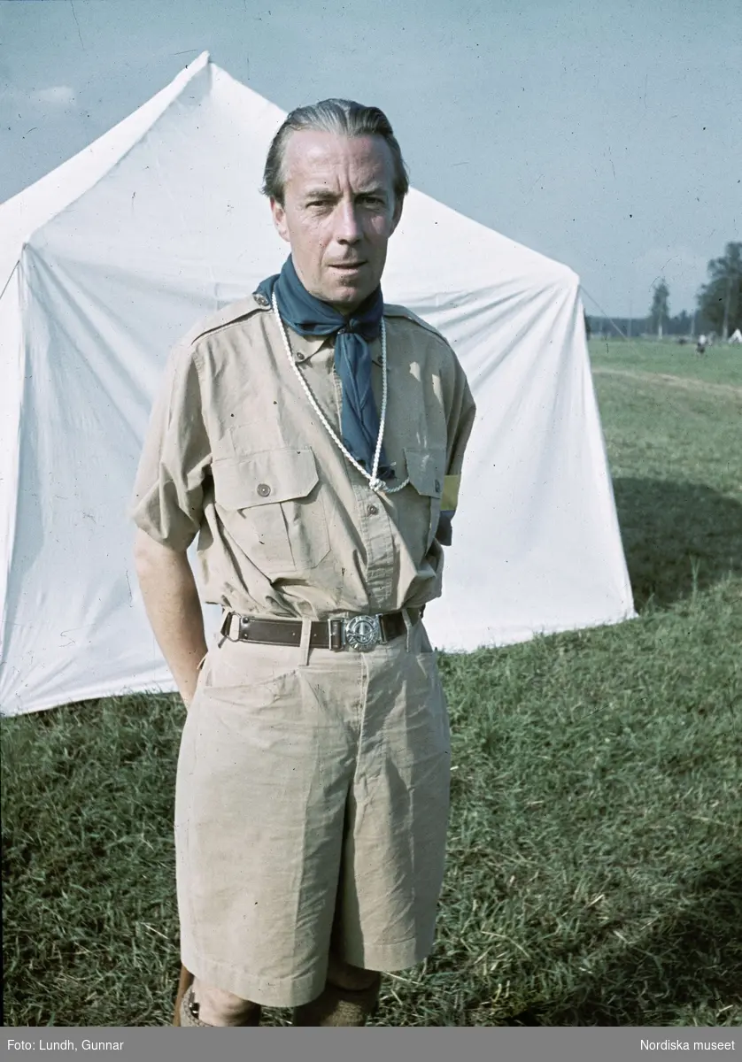 Scoutläger. Porträtt av greve Folke Bernadotte.