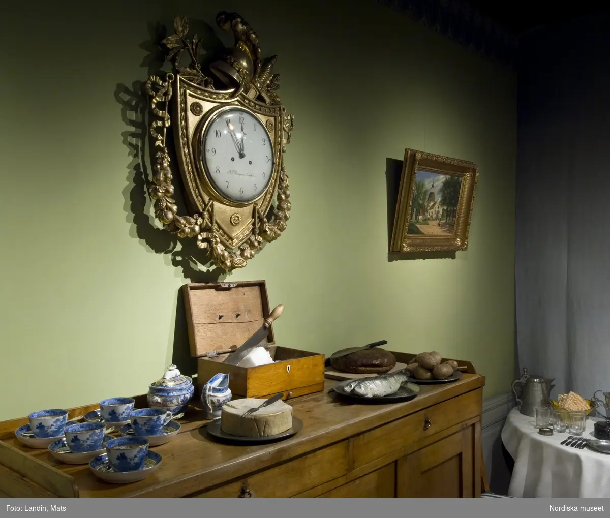 Utställningen Dukade bord. Frukostbord 1800-tal.