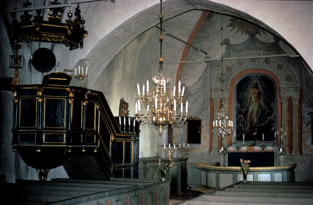 Interiör i Hacksta kyrka, Hacksta socken, Uppland 1973