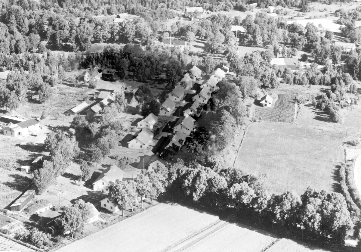 Flygfoto över Skebobruk, Ununge socken, Uppland 1950