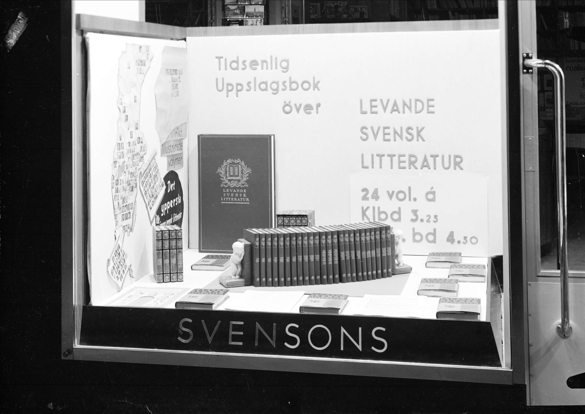 Svensons bokhandel, Sysslomansgatan 17, kvarteret Hervor, Luthagen, Uppsala februari 1937 - skyltfönster