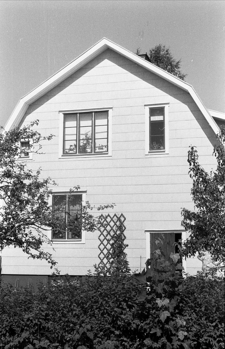 Bostadshus, Sandbrovägen, Björklinge, Björklinge socken, Uppland 1976