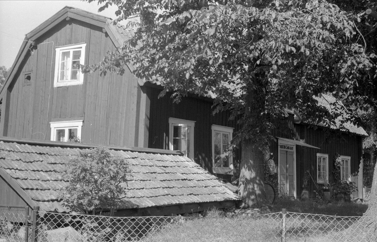 Jordkällare och parstuga, Svista 5:1och 8:1, Bälinge socken, Uppland 1976
