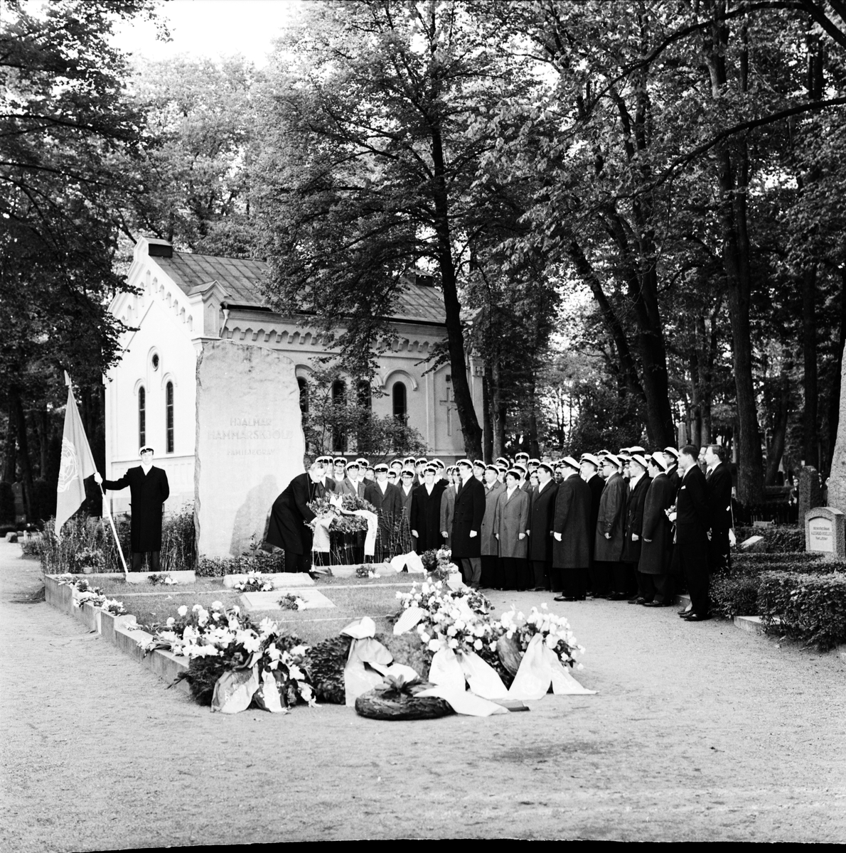 Dag Hammarskjölds minne hyllas, Uppsala gamla kyrkogård, Kungsgärdet september 1962