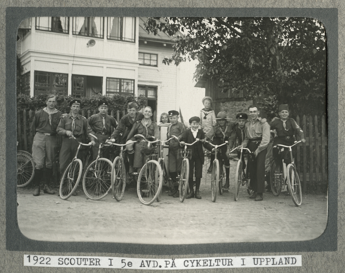 "1922 Scouter i 5e avd. på cykeltur i Uppland"