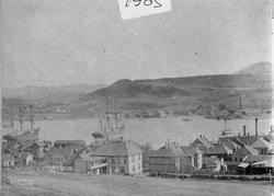 1905 - Sandnes sentrum, Gandsfjorden og Hana i bakgr. Skuter