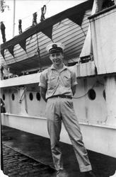 Portrett av telegrafist Oddleif Ågedal i utenriksfart. Audne