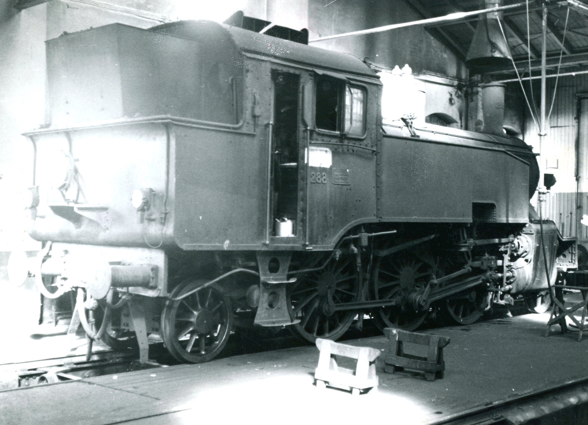 Damplokomotiv type 32a nr. 288 i Gamlestallen i Lodalen i Oslo.