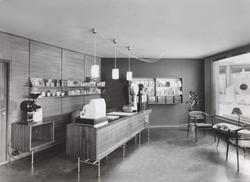 Bolig- og forretningsbygg for E.R. Andenæs [Fotografi]