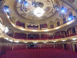 Nationaltheateret i all sin prakt.