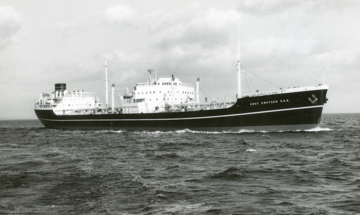 M/T Knut Knutsen O.A.S. (b.1951, Furness Shipbuilding Co. Ltd., Haverton Hill-on-Tees, UK.)