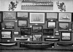 Fra den historiske sjøfartsavdeling. - Jubileumsutstillingen