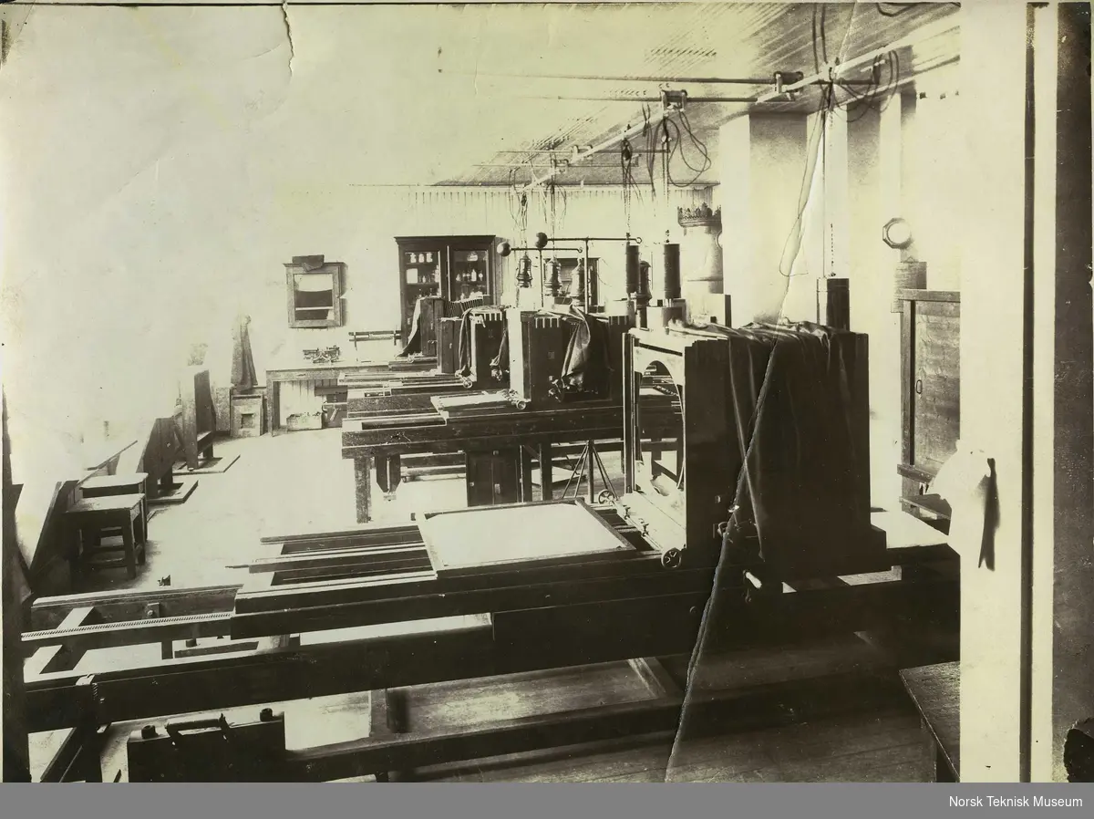 Produksjon ved klisjé-anstalten Wilh. Scheel & Co,  Akersgaten 7, omkring 1910
