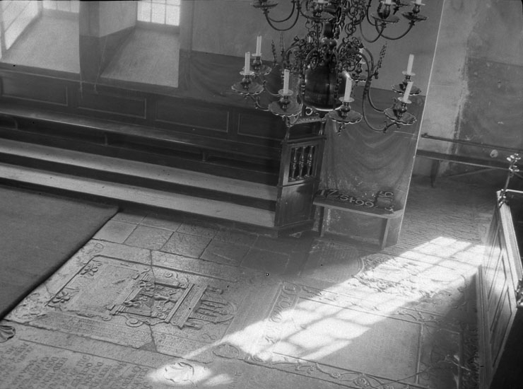 Enligt text som medföljde bilden: "Marstrand kyrkan. Före reparationen 1912".
