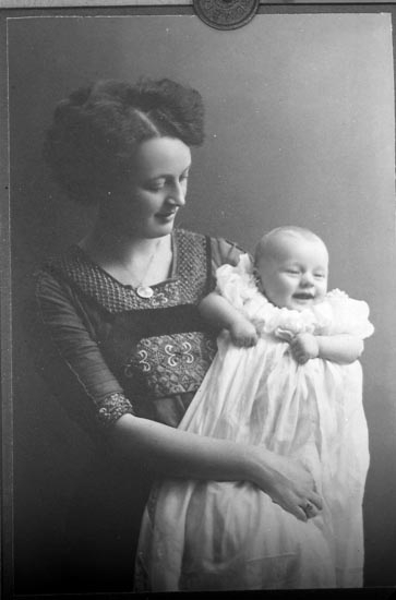 Enligt fotografens journal Lyckorna 1909-1918: "Börjesson, Fru kopia, Lyckorna".