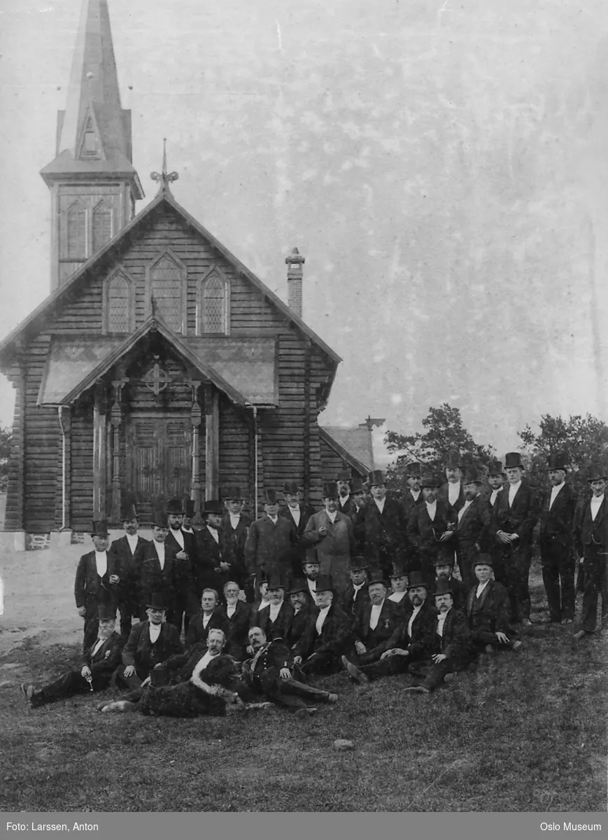 gruppe, menn, flosshatter, innvielse, Ormøya kapell