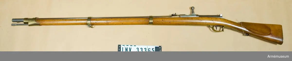 Grupp E II
4 st räfflor. Saknar tillverkningsstämplar och är endast märkt nr 2. Detta kan tyda på att det är ett försöksvapen för svenska armén. Kal 14,3 mm, D ?