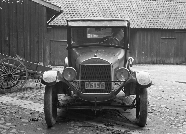 Uppgift enligt fotografen: "Uddevalla. Ford 1929 års modell."
