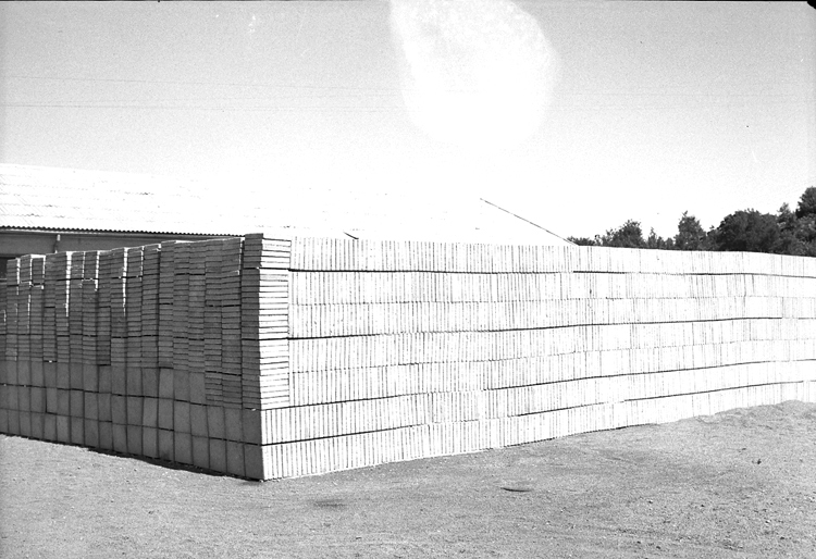 Text till bilden: "Granitoid gjuteri. Brastad. 1949.06.15"












i