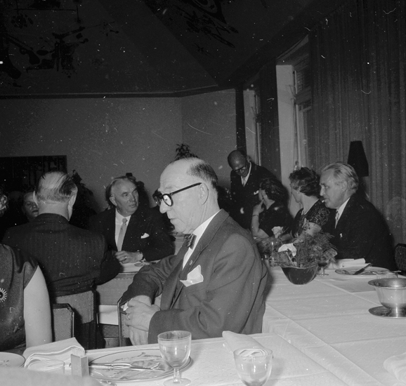 Text till bilden: "Lysekils Hantverks o Småindustriförening 40 års jubileum.
1954"








i