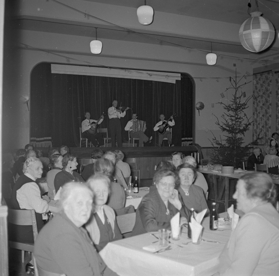 Text till bilden: "Pensionklubben. Julfest.
1955.01"









i