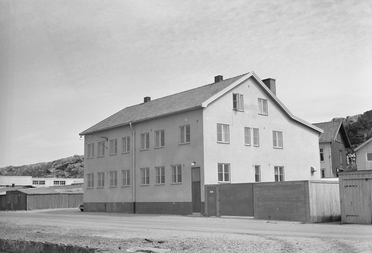 Text till bilden: "Johan Öhnbergs Konservfabrik. Exteriör. 1955.08.04"