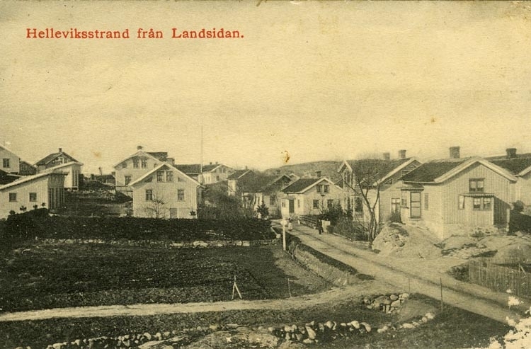 Notering på kortet: Helleviksstrand från Landsidan.
Hälsning från sommarfästen å Hellevikstrand den 30 Juni 1912.