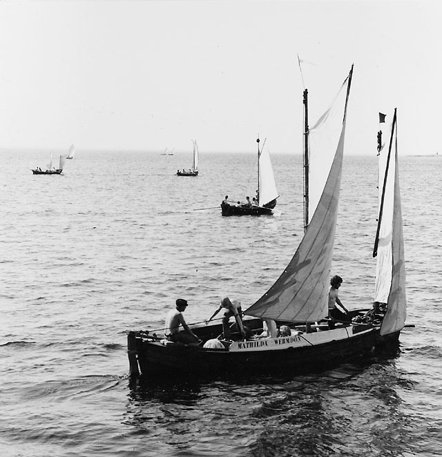 Olika tävlande båtar i postrodden mellan Eckerö och Grisslehamn.