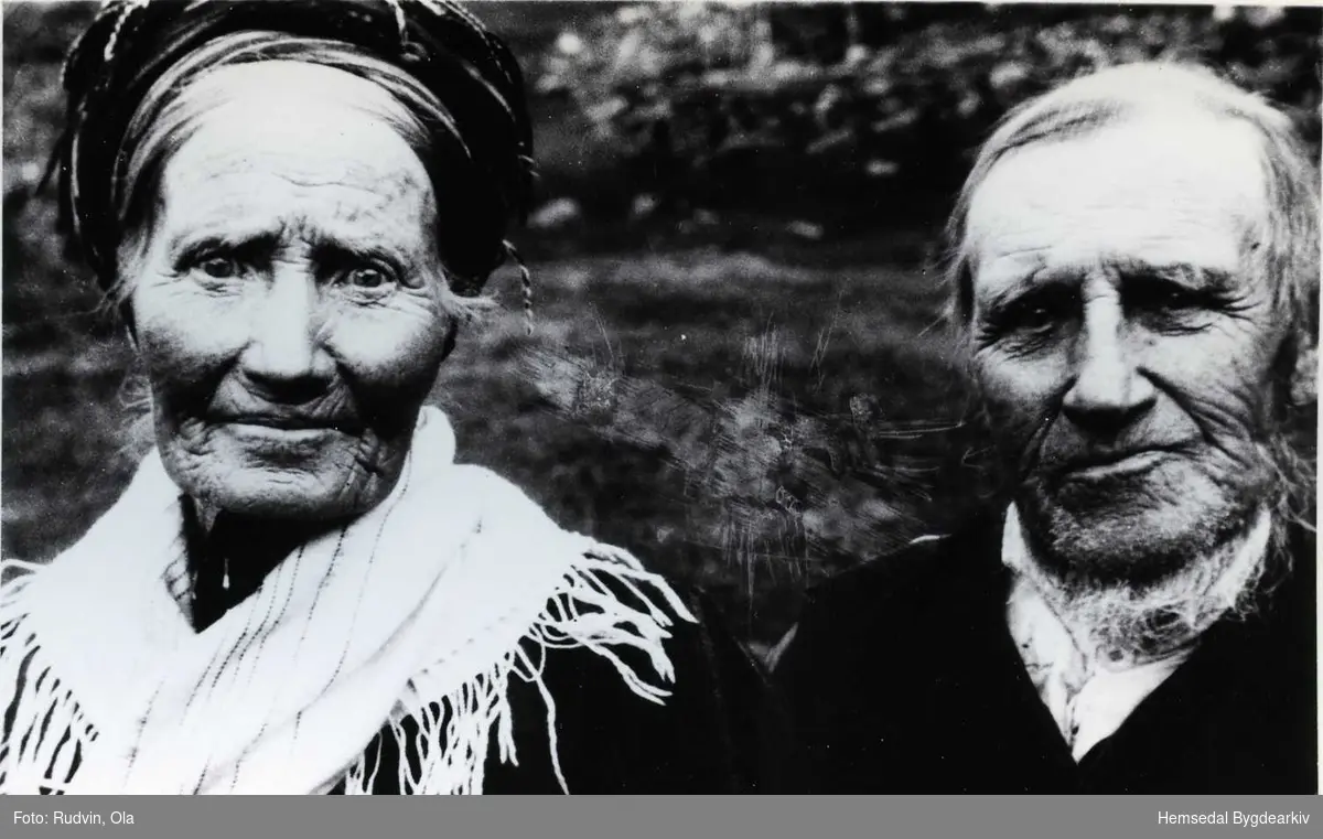 Ragnhild Rundtop (1847-1939) og Ola Rundtop (1838-1923) frå Hemsedal