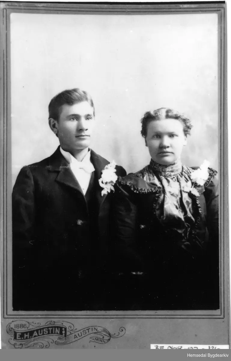 Arne Ødegård med kona i USA. Arne omkom ved å bli stanga i hel.