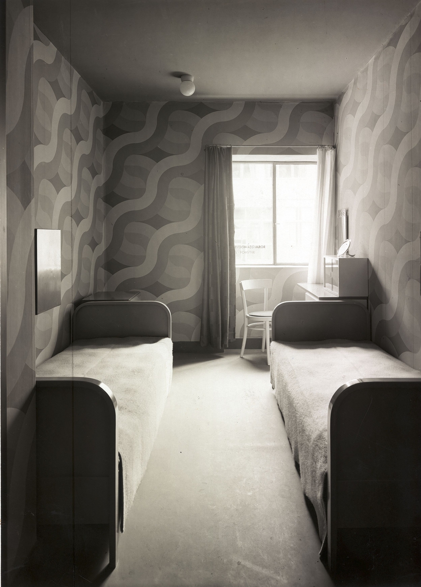 Stockholmsutställningen 1930
Interiör. Sovrum med två sängar.