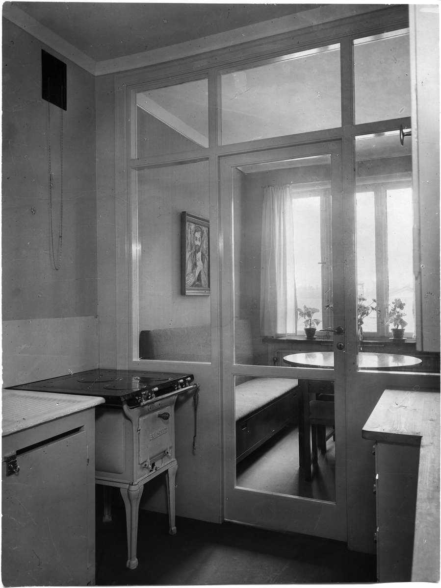 Stockholmsutställningen 1930
Hall 35, HSB:s utställning: lägenhet 1, kokvrå.