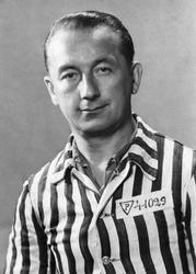 Portrett (identifikasjonsbilde?) av norsk fange i Sachsenhau