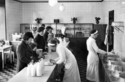 Butikkinteriør fra Fredrikstad Aktiemeieri -  melkebutikk me