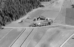 Flyfoto av gården Skjeppe i Eidsberg 1951.