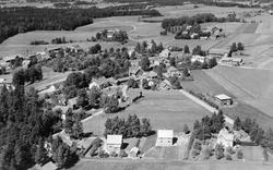 Eidsberg og jernbanestasjon  flyfoto 1951, omkringliggende b