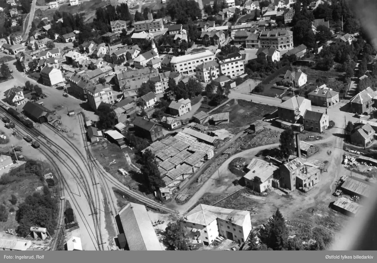 Oversiktsbilde fra  i  Mysen sentrum i Eidsberg, flyfoto 20. august 1953.